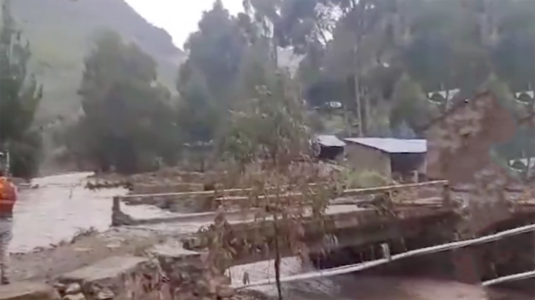 Perú: al menos seis muertos y tres desaparecidos por tormentas y crecidas de ríos
